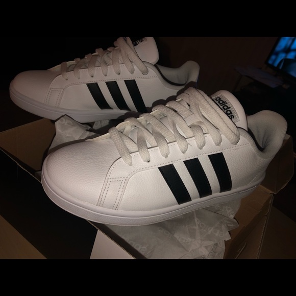 Adidas - Picture 2 of 3